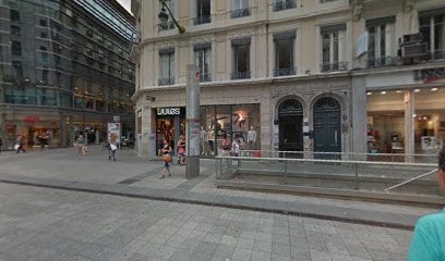 Marine Ampezzan Avocat, Avocat à Lyon 02