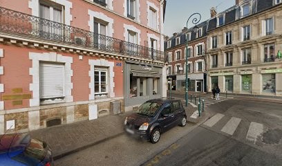 Louise Vandeville Avocat, Avocat à Pontoise