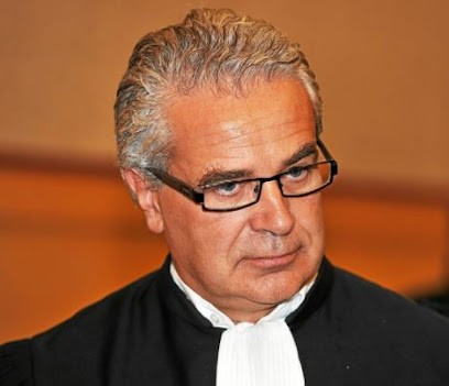Omez Vincent, Avocat à Quimper