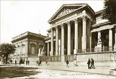 Maître Louna Vandrebecq - Avocate Au Barreau De Nîmes Avocat à Nîmes